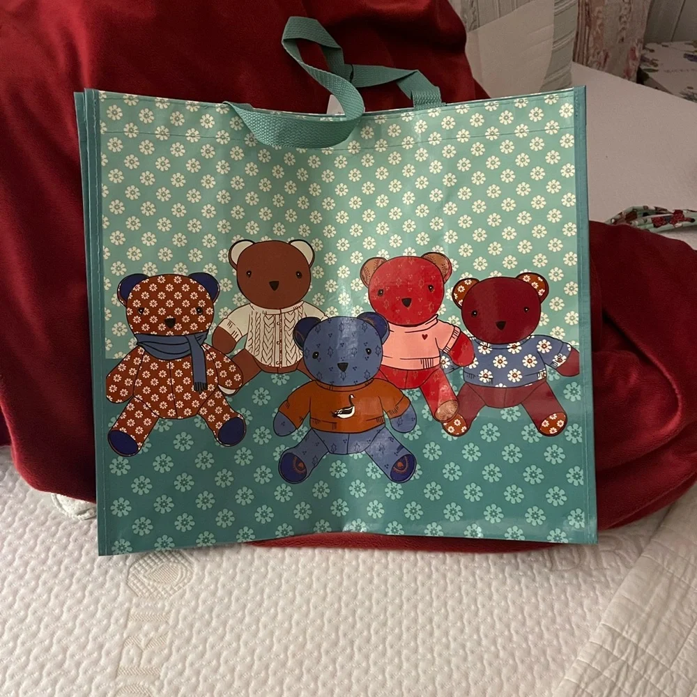 NWT - 5 Piece VB Baby Blanket and Bag Set